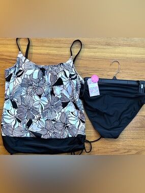 Stella Parker Small NWT 2 piece tankini swim set Black&White Floral Tankini NEW
